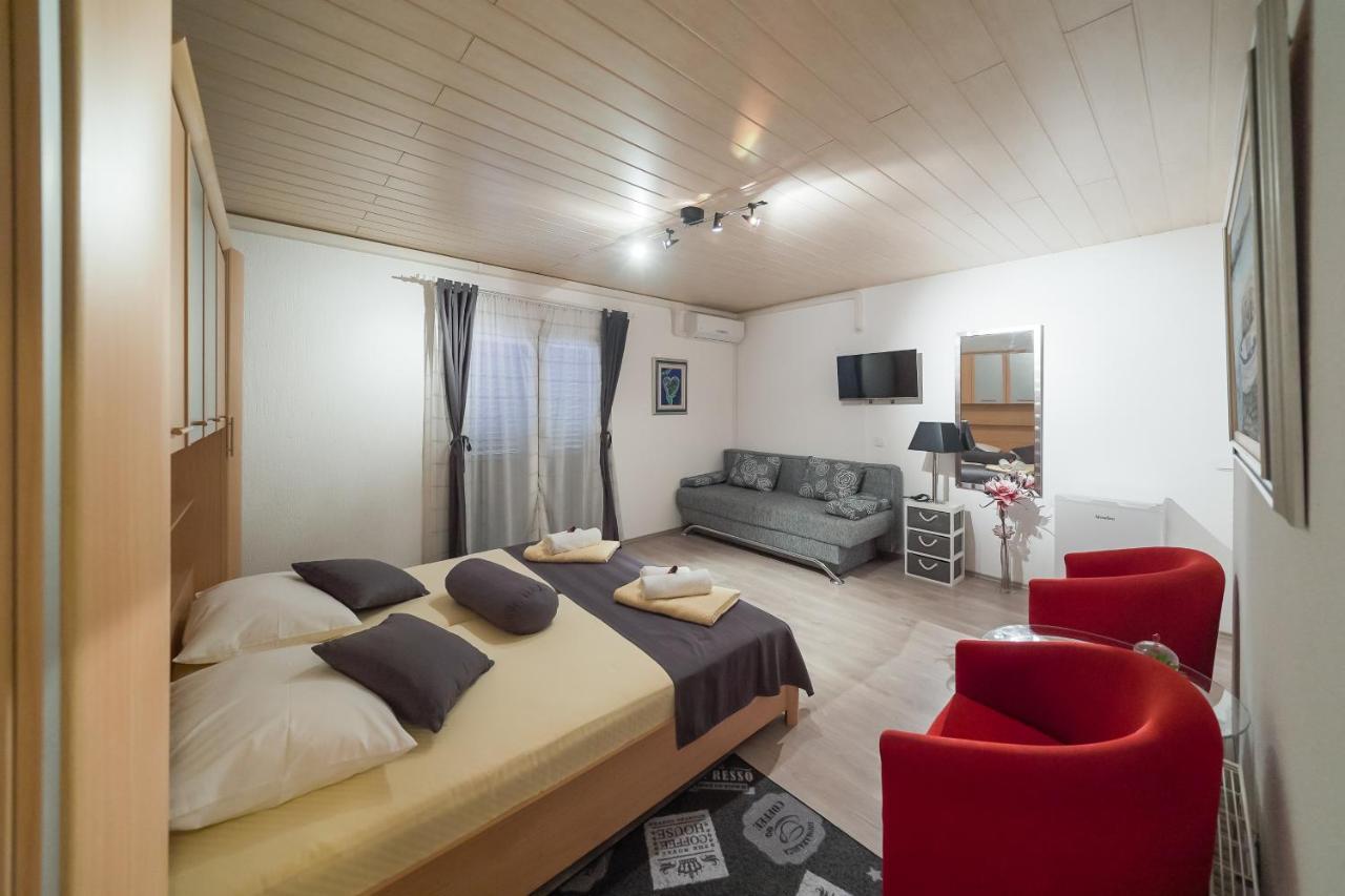 Lanterna Rooms Turanj Exterior foto