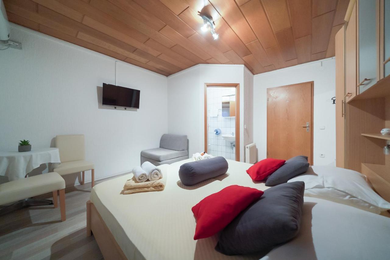 Lanterna Rooms Turanj Exterior foto